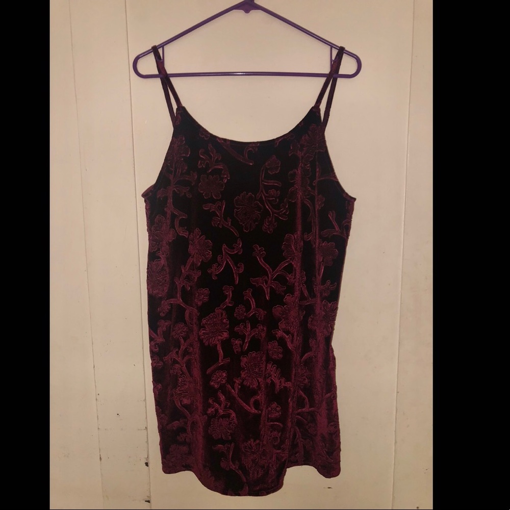 🌟 Short Umgee Wine velvety dress small